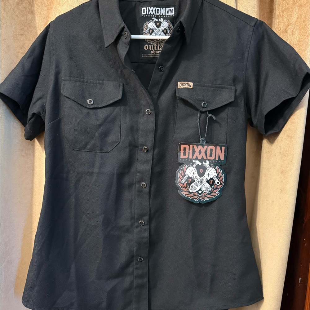 DIXXON Black women’s short sleeve button up NWT medium